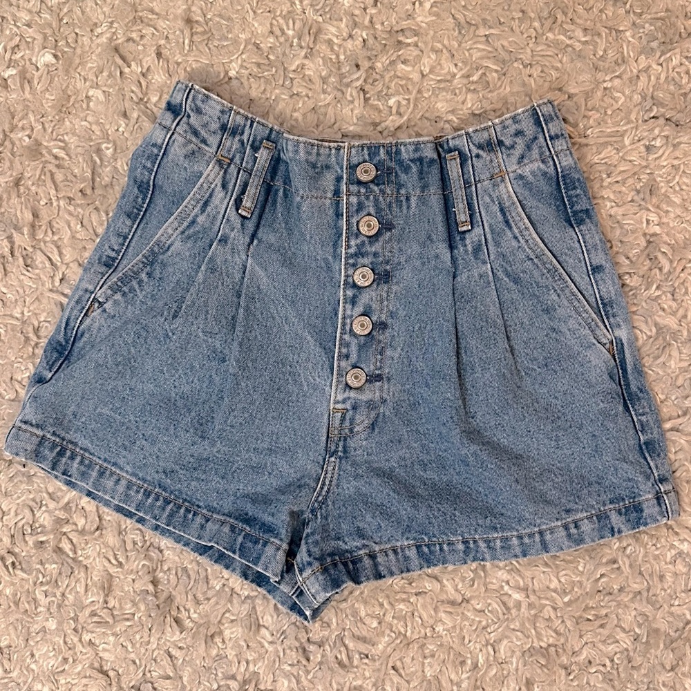 Abercrombie & Fitch - Natural Rise Short - Paper-bag Waist Button Front Denim